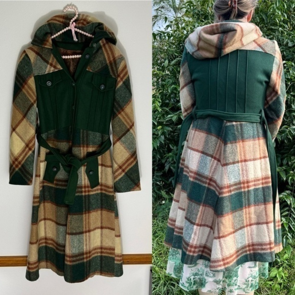 Vintage wintergreen and tan plaid midi coat